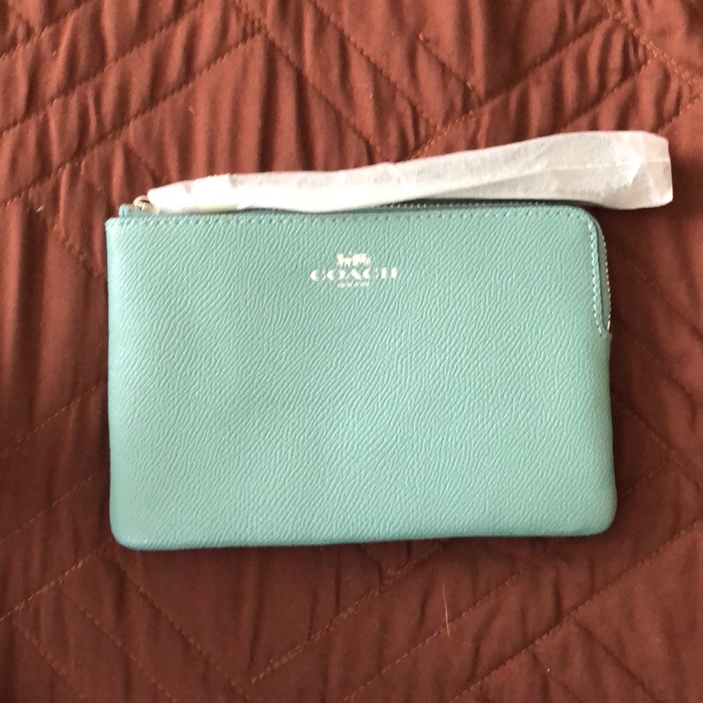 Coach Corner Zip Wristlet in Aquamarine (NWT)